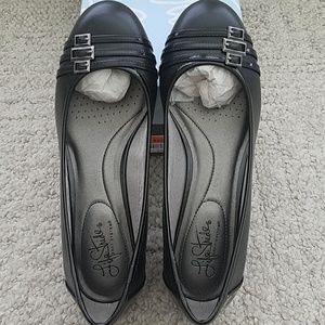 Life Stride flats